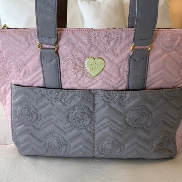 BETSEY JOHNSON Pink & Gray Large Zipper Diaper Bag 16" x 13" x 6" Roses - Picture 2 of 11